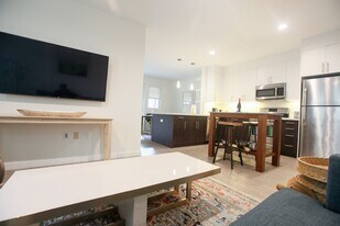 Urbanpolitan in Los Angeles, CA - Building Photo