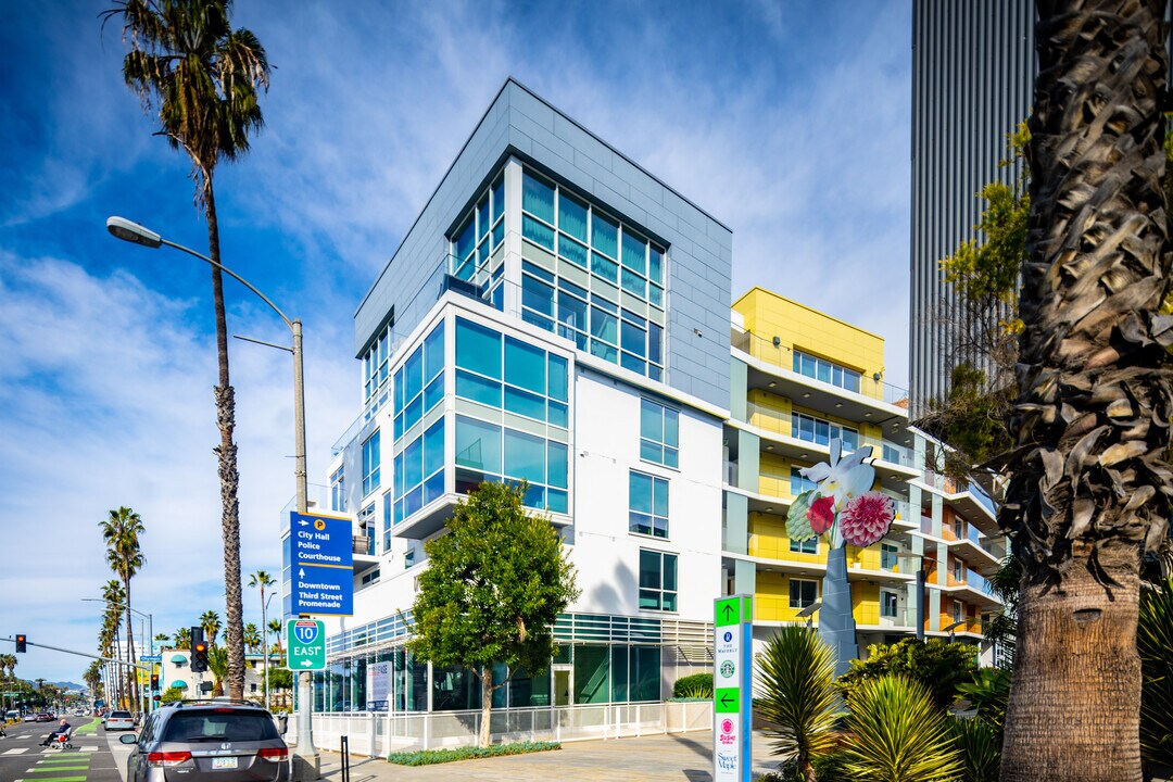 The Waverly in Santa Monica, CA - Building Photo