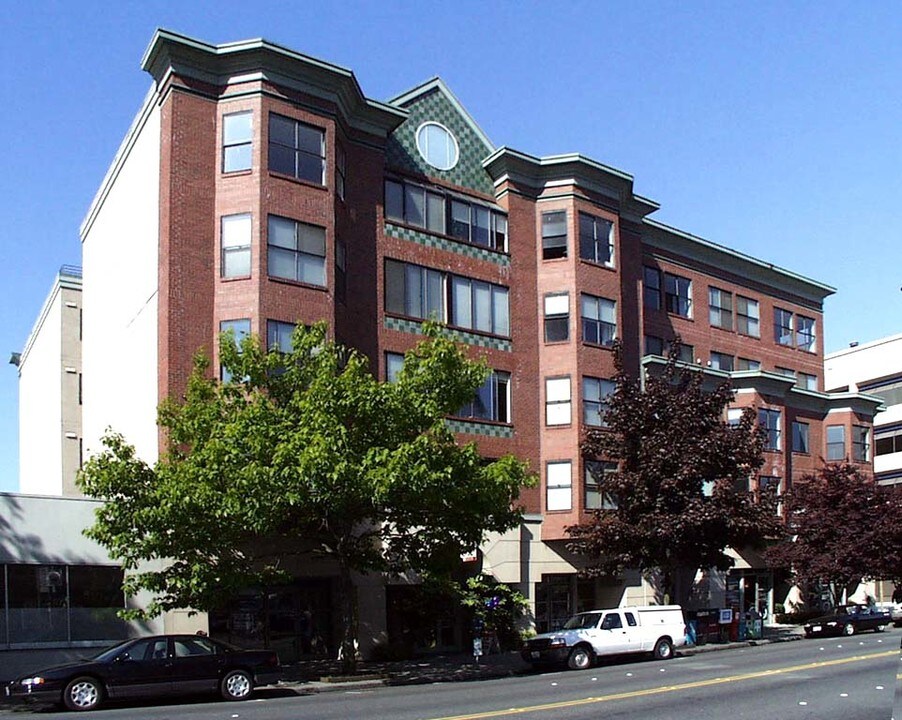 The Cedars in Seattle, WA - Building Photo