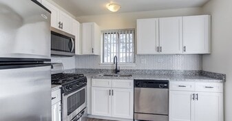 Brook Run in Arlington Heights, IL - Building Photo