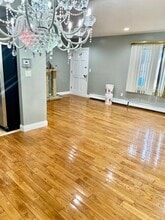 127 Casper St in Valley Stream, NY - Building Photo - Building Photo