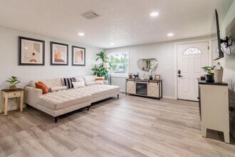 219 S Webb Rd in Plant City, FL - Building Photo - Building Photo