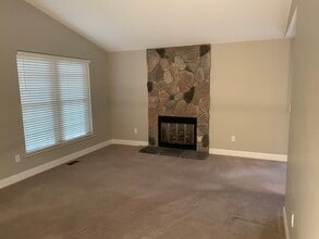 7762 Lake Ridge Dr, Unit 7762 in Waterford, MI - Foto de edificio - Building Photo