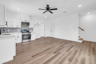 9818 Sandra St in Houston, TX - Building Photo - Building Photo