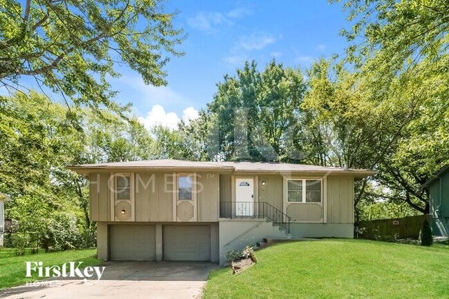 property at 112 SE Westminister Rd