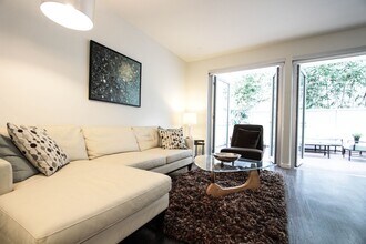 525 | SMB in Santa Monica, CA - Building Photo - Building Photo