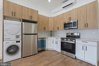 1618 S Broad St in Philadelphia, PA - Building Photo - Building Photo