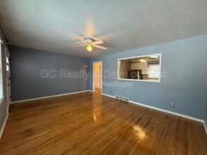 838 Whitlock Ave in Aurora, IL - Building Photo - Building Photo