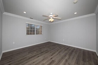 151 Lake Pointe Ct in Middle Island, NY - Building Photo - Building Photo