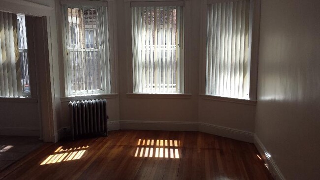 53 Kilmarnock St, Unit 33