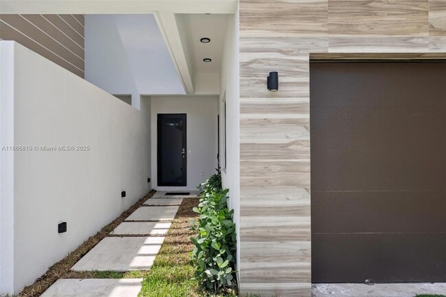 1152 SW 22nd Terrace in Miami, FL - Building Photo - Building Photo