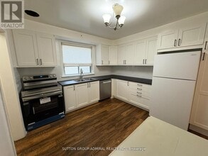 20 Meadowbrook Rd in Toronto, ON - Building Photo - Building Photo