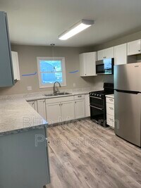 913 Hickory Grove Rd