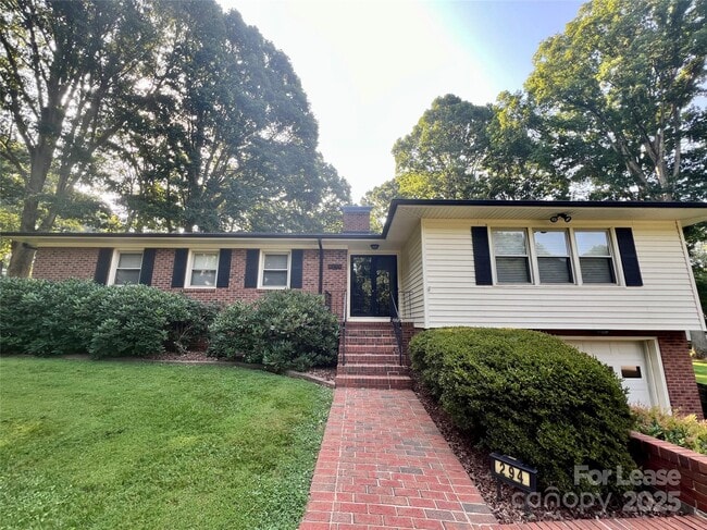 property at 294 Spicewood Cir