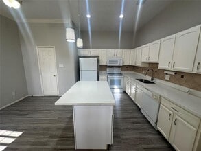 2710 Grants Lake Blvd in Sugar Land, TX - Building Photo - Building Photo