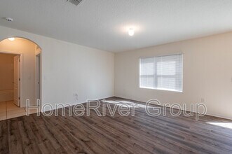 1572 Diamond Loop Dr in Kissimmee, FL - Foto de edificio - Building Photo