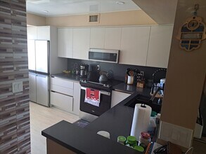 1077 SE 6th Ave in Dania Beach, FL - Building Photo - Building Photo