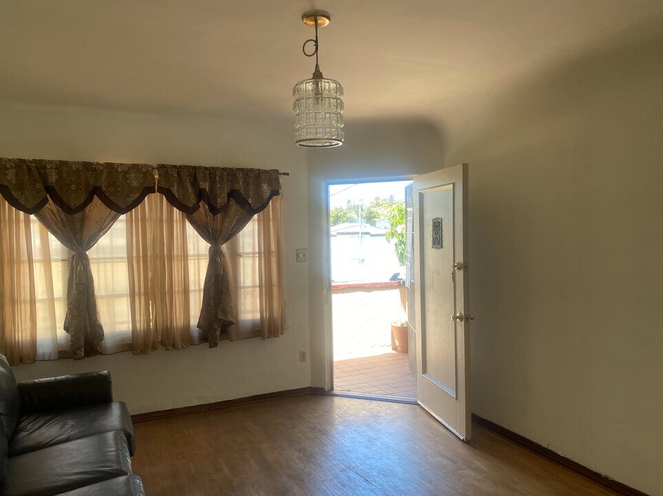1230 Browning Blvd, Unit .5 in Los Angeles, CA - Building Photo