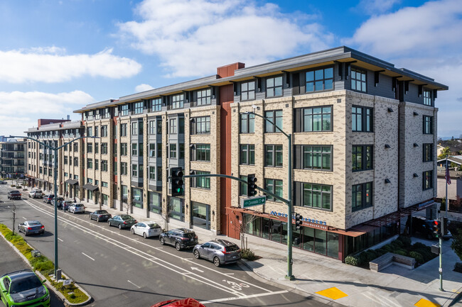 Merrill Gardens at Rockridge in Oakland, CA - Foto de edificio - Building Photo