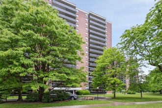 Fifeshire Towers in Toronto, ON - Building Photo - Building Photo