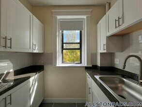 1156 Commonwealth Ave in Boston, MA - Building Photo - Building Photo
