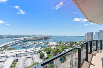 398 NE 5th St in Miami, FL - Building Photo - Building Photo