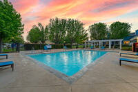 Woodside Village in Ventura, CA - Foto de edificio - Building Photo