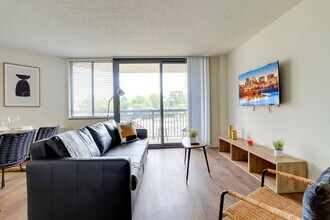 801 15th St S, Unit FL2-ID1022436P in Arlington, VA - Building Photo - Building Photo