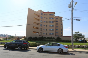 Sandcastle Condominiums in Long Branch, NJ - Foto de edificio - Building Photo