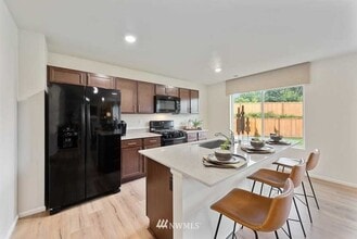 1022 91st Ave SE in Tumwater, WA - Building Photo - Building Photo