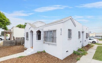 8715 Hooper Ave in Los Angeles, CA - Building Photo - Building Photo