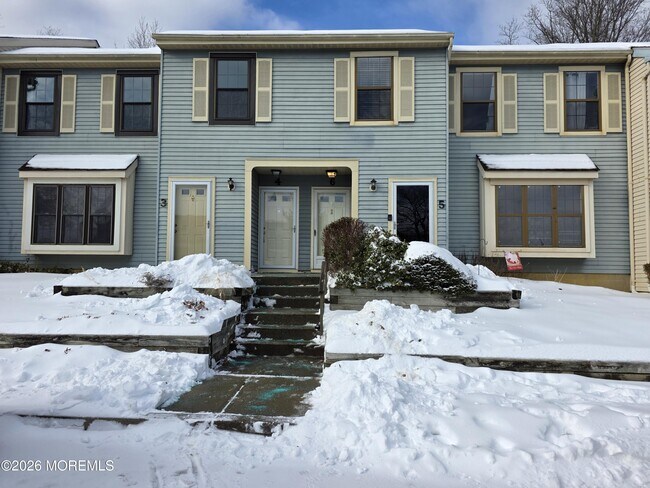 property at 38 Worthington Ct