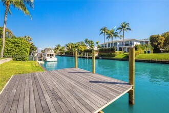720 Lake Rd in Miami, FL - Building Photo - Building Photo