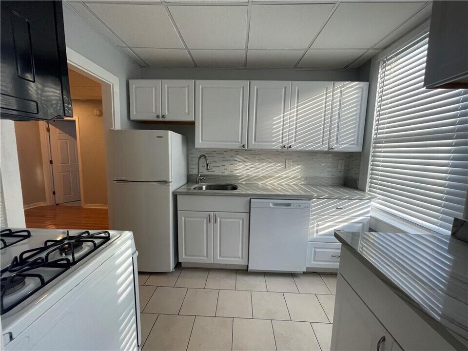 38 Freebody St-Unit -207 in Newport, RI - Building Photo