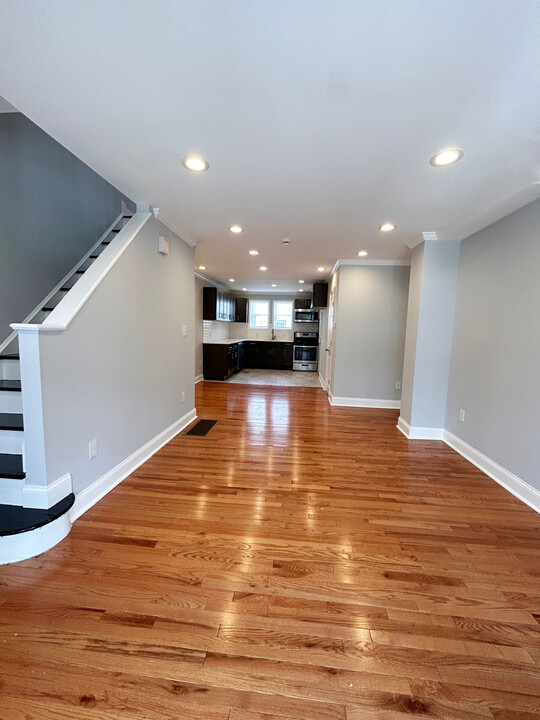 5923 Palmetto St in Philadelphia, PA - Building Photo