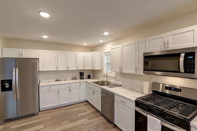 property at 10008 Aspen Ln