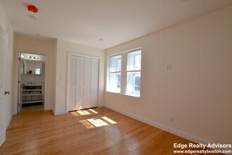 9 Sawyer Ter, Unit 3 in Boston, MA - Building Photo - Building Photo
