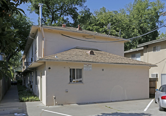 2715 F St in Sacramento, CA - Building Photo - Building Photo