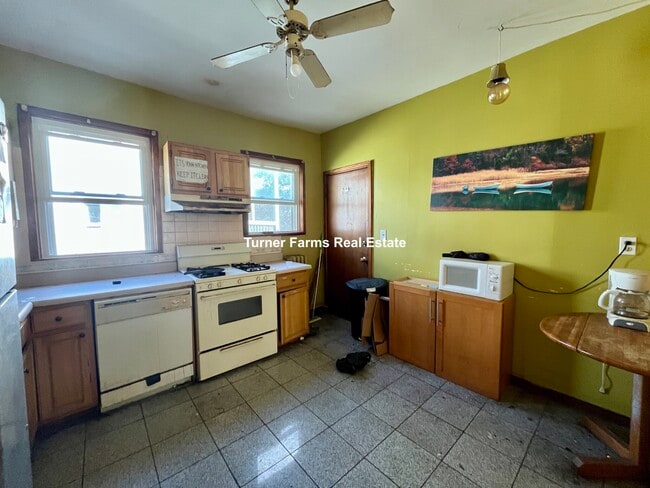 49 Beech Glen St, Unit 3