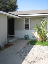 632 Plumer St, Unit #B in Costa Mesa, CA - Foto de edificio - Building Photo