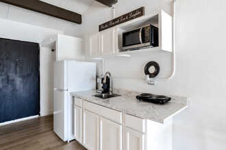 La Provence Studios in Lake Wales, FL - Building Photo - Interior Photo