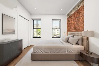 186 First Avenue, Unit 2N in New York, NY - Building Photo - Building Photo