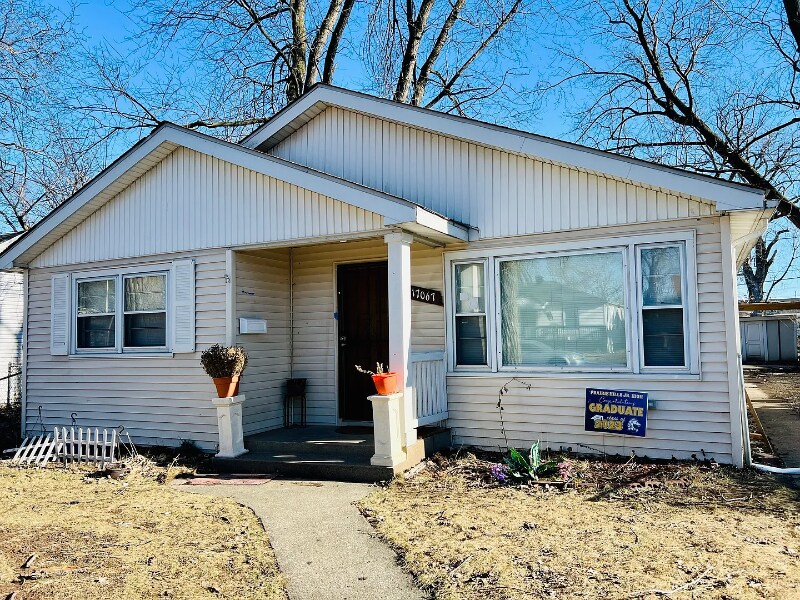 17067 Lincoln St in Hazel Crest, IL - Building Photo