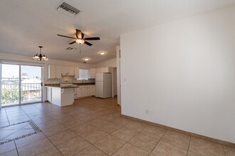 Paradise Valley Apartments in Phoenix, AZ - Building Photo - Interior Photo