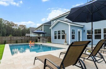 256 Fiddleback Dr in Summerville, SC - Foto de edificio - Building Photo