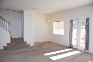 6748 Lavender Lilly Ln in North Las Vegas, NV - Building Photo - Building Photo