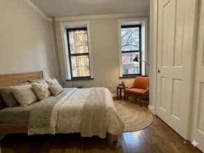 325 E 5th St in New York, NY - Foto de edificio - Building Photo