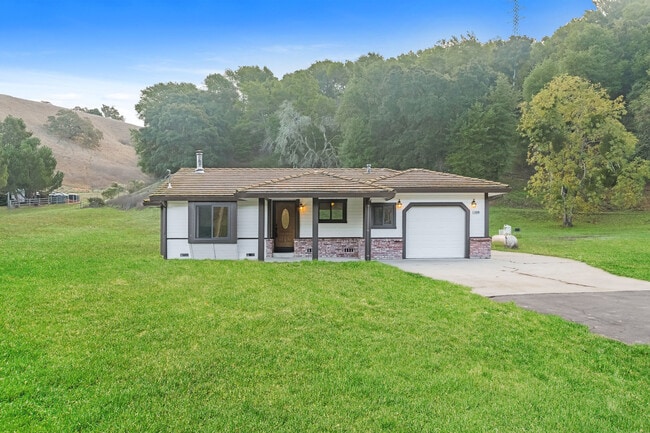 property at 105 Hampton Rd