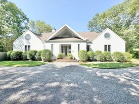 409 Hands Creek Rd in East Hampton, NY - Building Photo