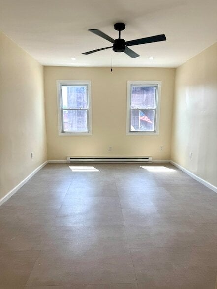 566 Newark Ave in Jersey City, NJ - Building Photo - Building Photo